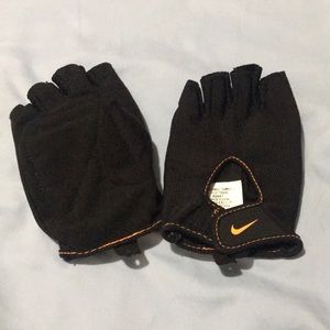 Nike fingerless workout gloves